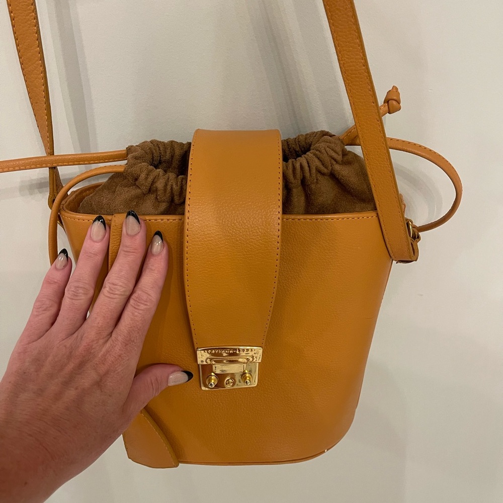 Tatiana Luna bucket bag